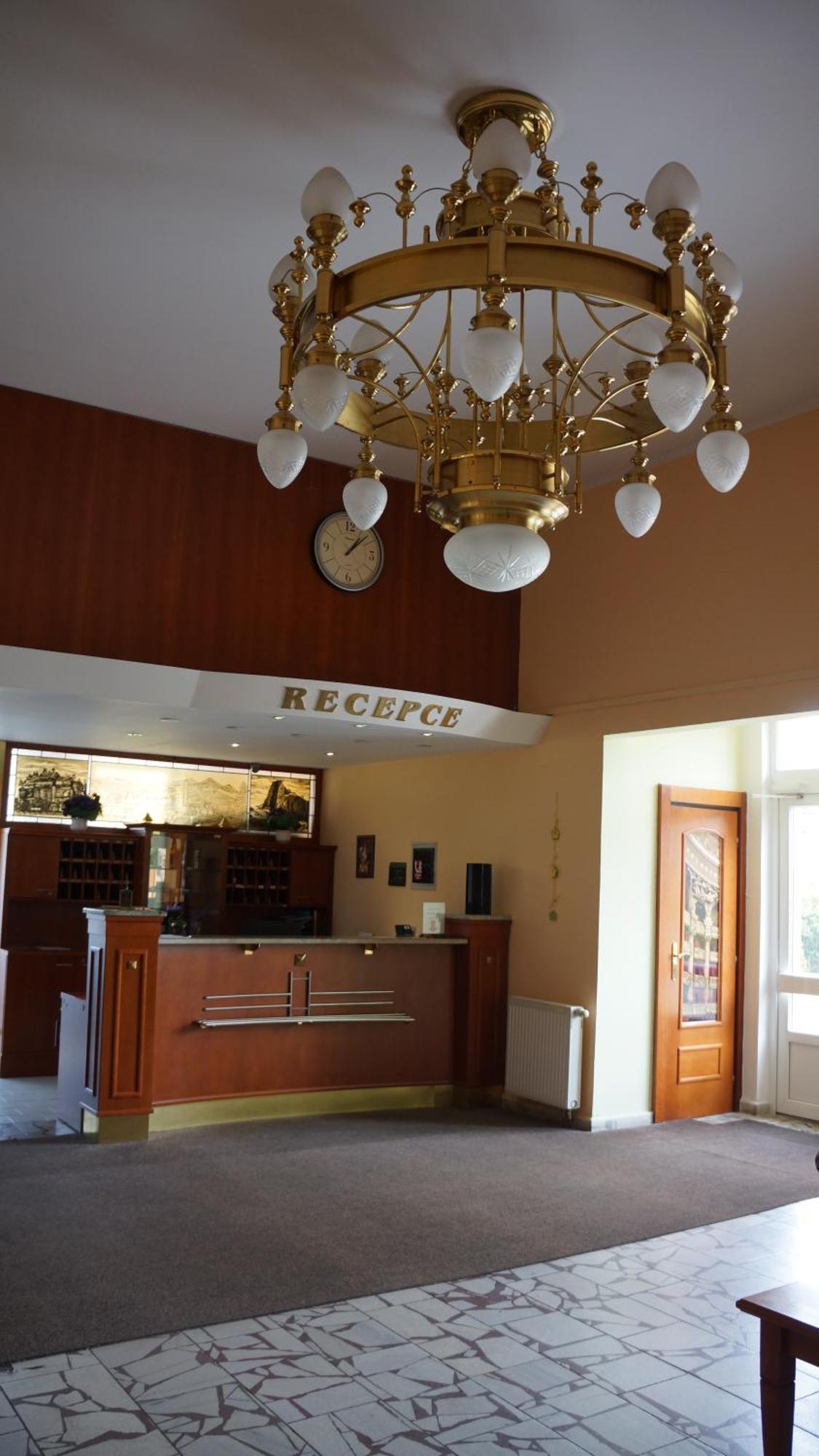 Grandhotel Nový Bor Eksteriør bilde